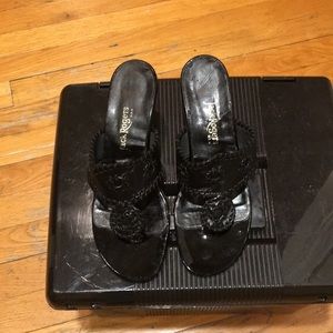 Jack Rogers black leather sandals w/ kitten heels